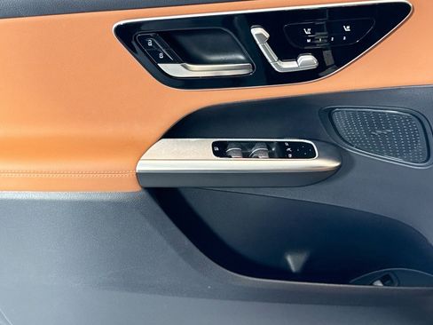 Used 2026 Mercedes-Benz GLC 300 4MATIC image 16