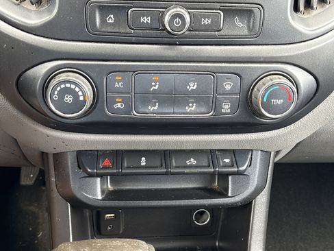 Used 2017 GMC Canyon 2WD Crew Cab w/ Convenience Package image 17