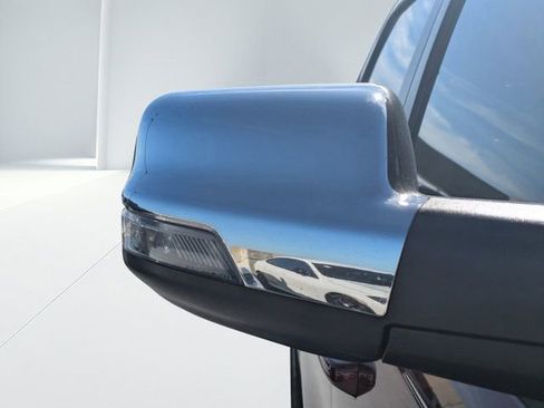 Used 2023 RAM 1500 Laramie AWD/4WD image 11