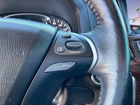 Used 2018 Nissan Pathfinder Platinum w/ Cargo Package image 22