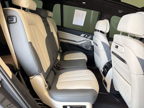 Certified 2025 BMW X7 M60i AWD/4WD image 29