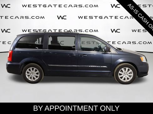 Used 2014 Chrysler Town & Country Touring FWD image 32