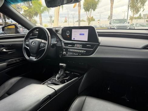 Used 2024 Lexus ES 300h w/ Premium Package FWD image 24