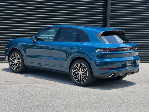 New 2025 Porsche Cayenne image 3