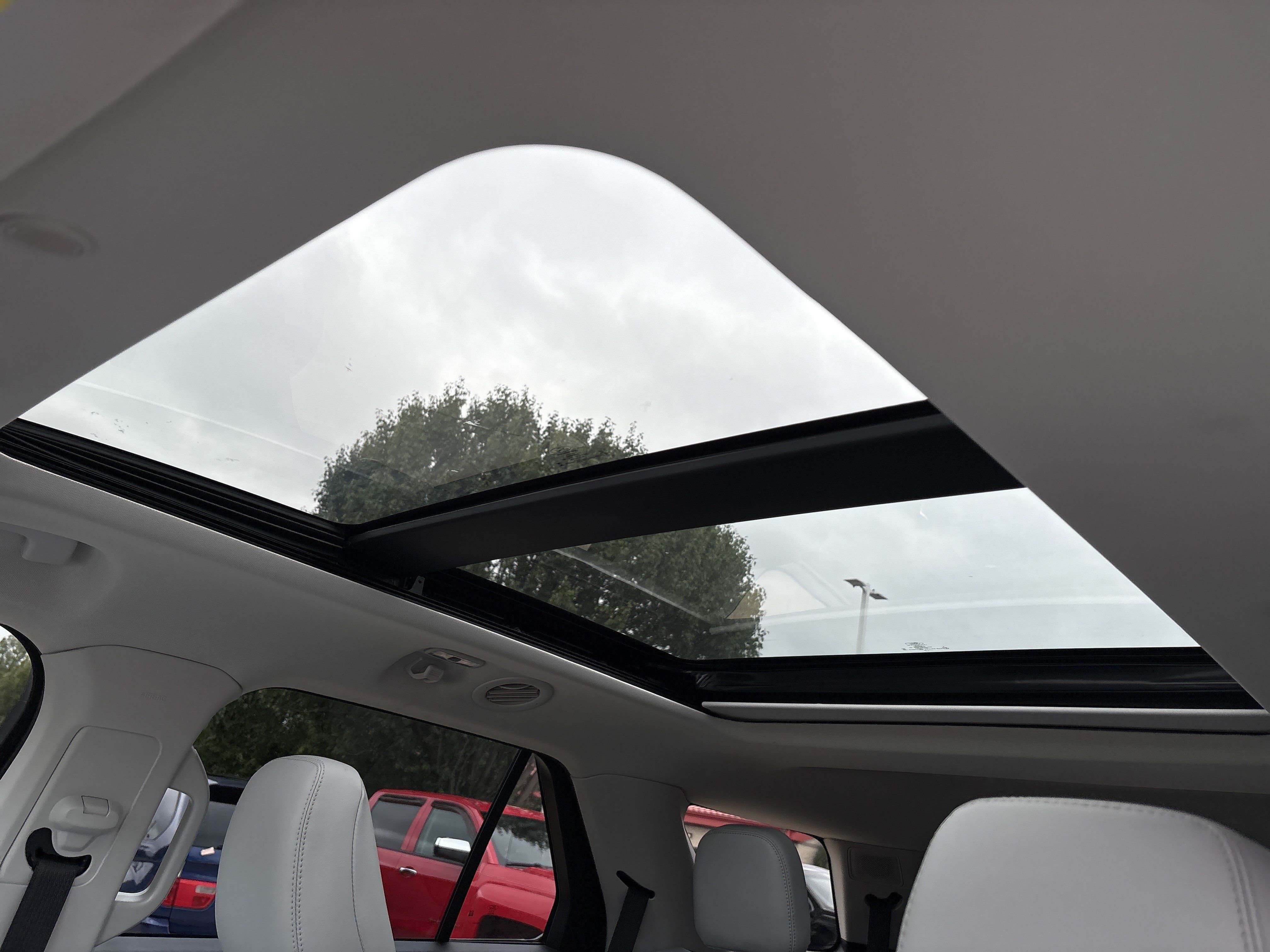 Used 2025 Ford Explorer Platinum w/ Ultimate Package AWD/4WD image 18