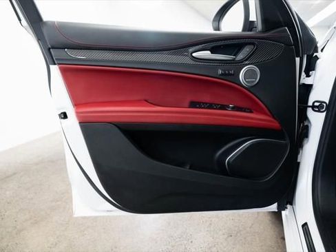 Used 2018 Alfa Romeo Stelvio Quadrifoglio w/ Driver Assist Dynamic Package image 5