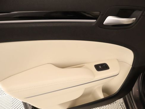 Used 2023 Chrysler 300 Touring w/ Sport Appearance Package RWD image 15