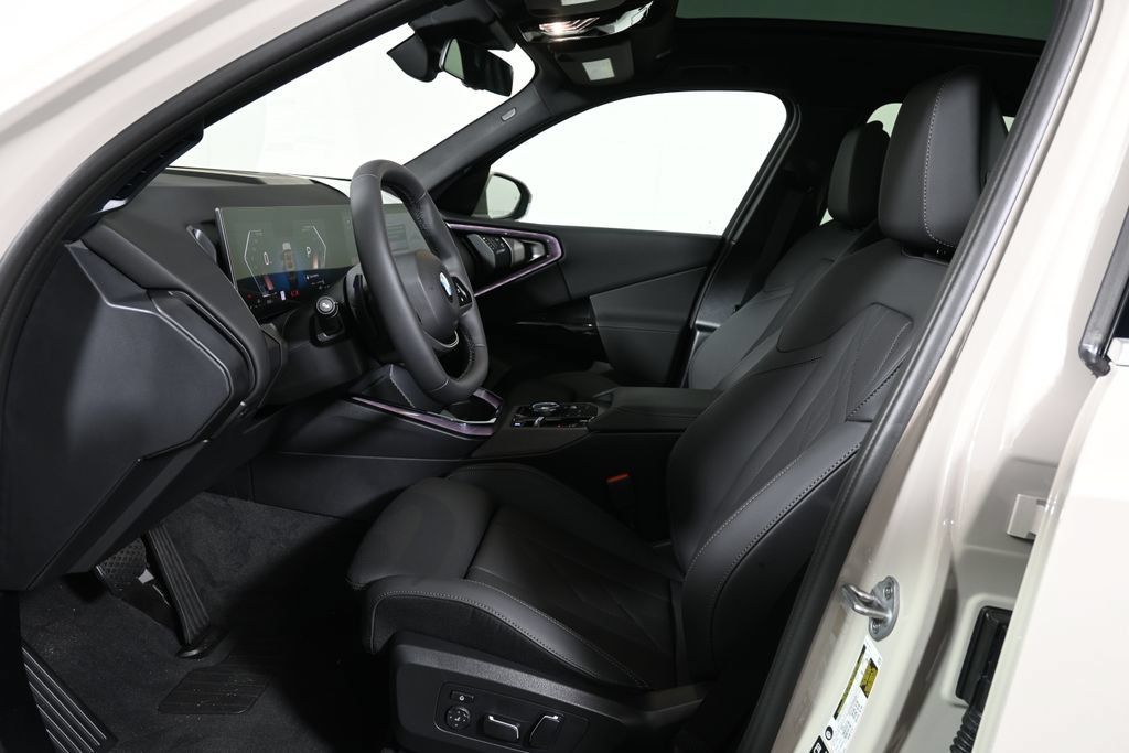 Used 2026 BMW X3 xDrive30i w/ Convenience Package AWD/4WD image 3