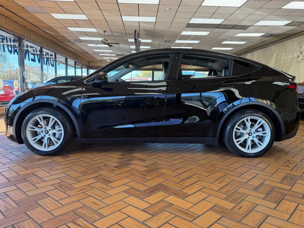 Used 2022 Tesla Model Y Long Range AWD/4WD image 4