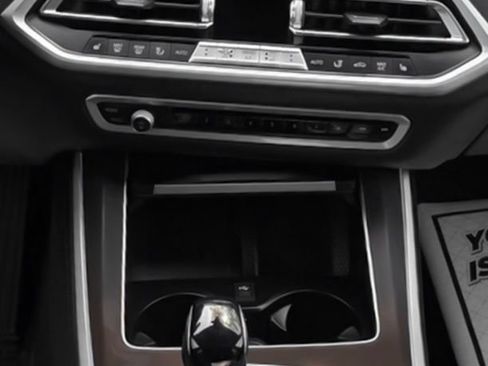 Used 2022 BMW X5 xDrive40i w/ Premium Package AWD/4WD image 15