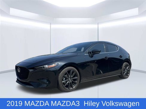 Used 2019 MAZDA MAZDA3 Hatchback w/ Premium Package FWD image 1