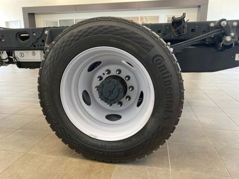 New 2024 Ford F550 4x4 Regular Cab Super Duty image 18