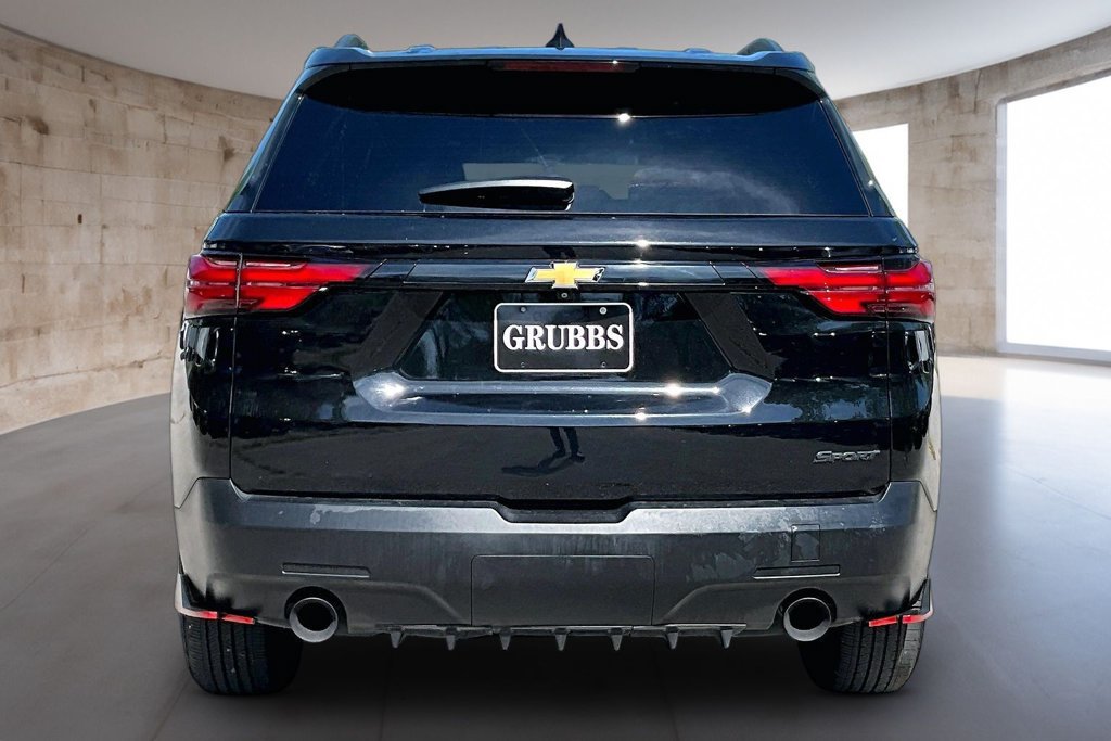 Used 2023 Chevrolet Traverse LT FWD image 5