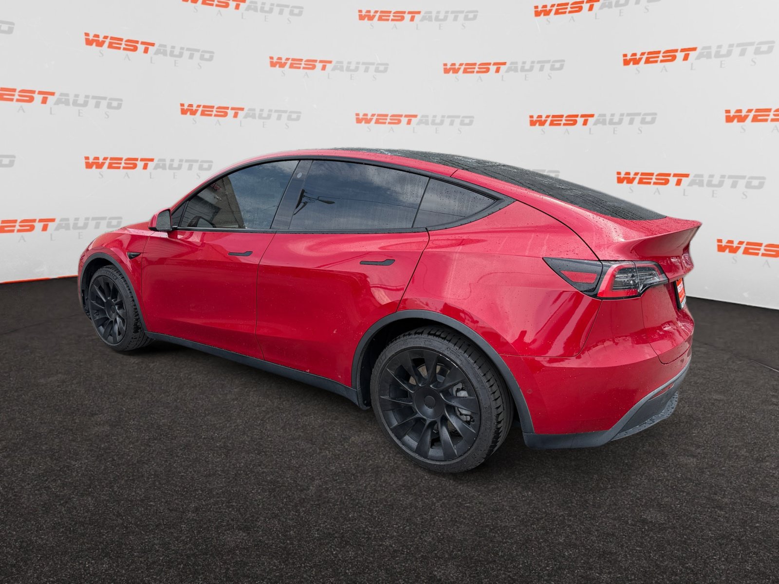 Used 2021 Tesla Model Y Long Range AWD/4WD image 3