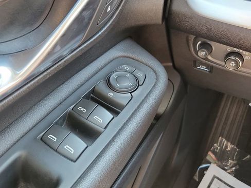 Used 2022 GMC Terrain SLE w/ Driver Convenience Package image 24