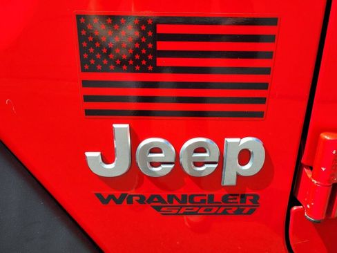 Used 2018 Jeep Wrangler Sport AWD/4WD image 16