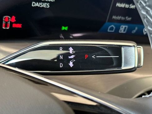 New 2026 Cadillac Vistiq Luxury w/ LPO, Floor Liner Package image 21