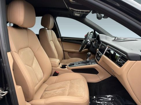 Used 2019 Porsche Macan AWD/4WD image 25