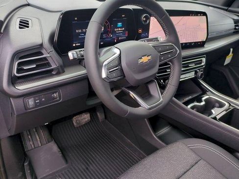 New 2026 Chevrolet Traverse LT w/ Sun and Wheel Package FWD image 10