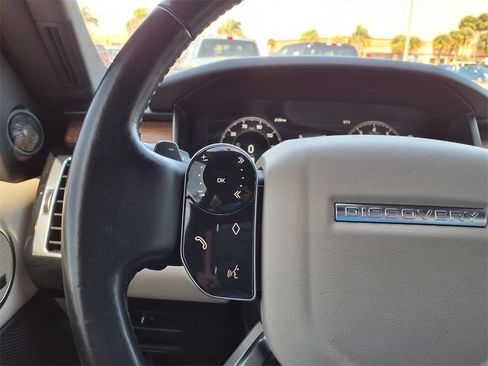Used 2019 Land Rover Discovery HSE image 33