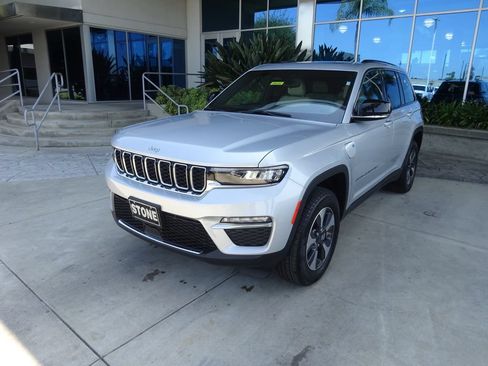 Used 2023 Jeep Grand Cherokee 4WD 4xe image 3