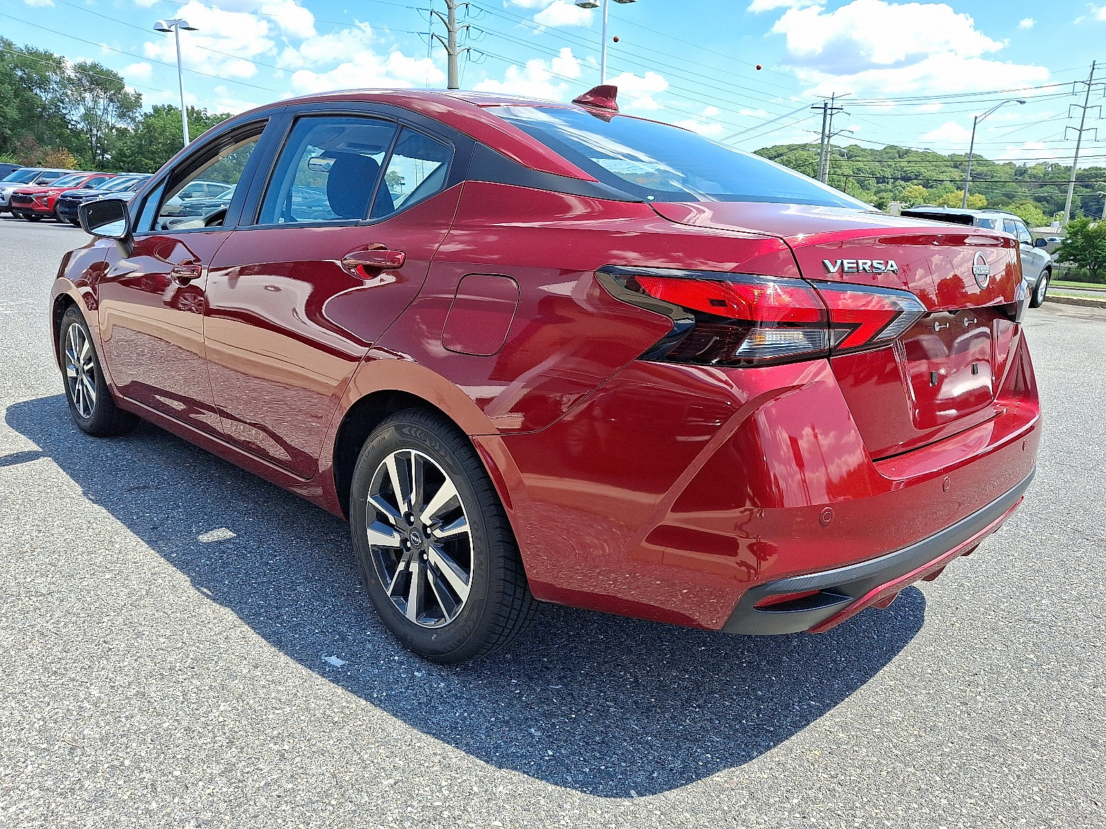 Used 2025 Nissan Versa SV FWD image 5
