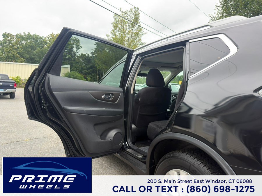 Used 2015 Nissan Rogue SV w/ SV Premium Package AWD/4WD image 11