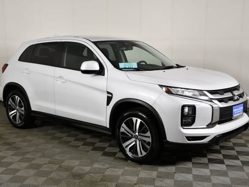 Used 2025 Mitsubishi Outlander Sport ES AWD/4WD image 4