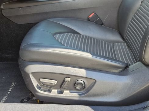 Used 2022 Toyota Camry SE w/ Convenience Package FWD image 23