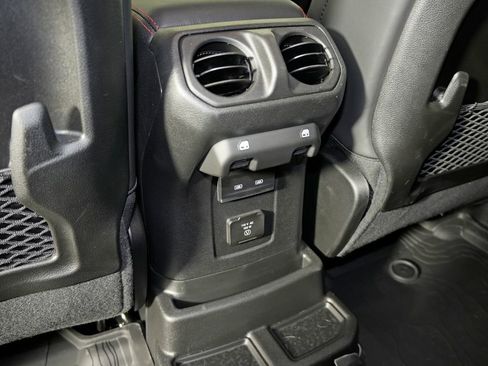 Used 2024 Jeep Wrangler Unlimited Rubicon w/ Dual Top Group AWD/4WD image 37