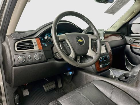 Used 2013 Chevrolet Tahoe LT w/ Luxury Package AWD/4WD image 10