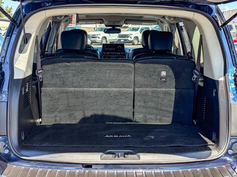 Used 2022 Nissan Armada SL w/ Captain's Chairs Package AWD/4WD image 25