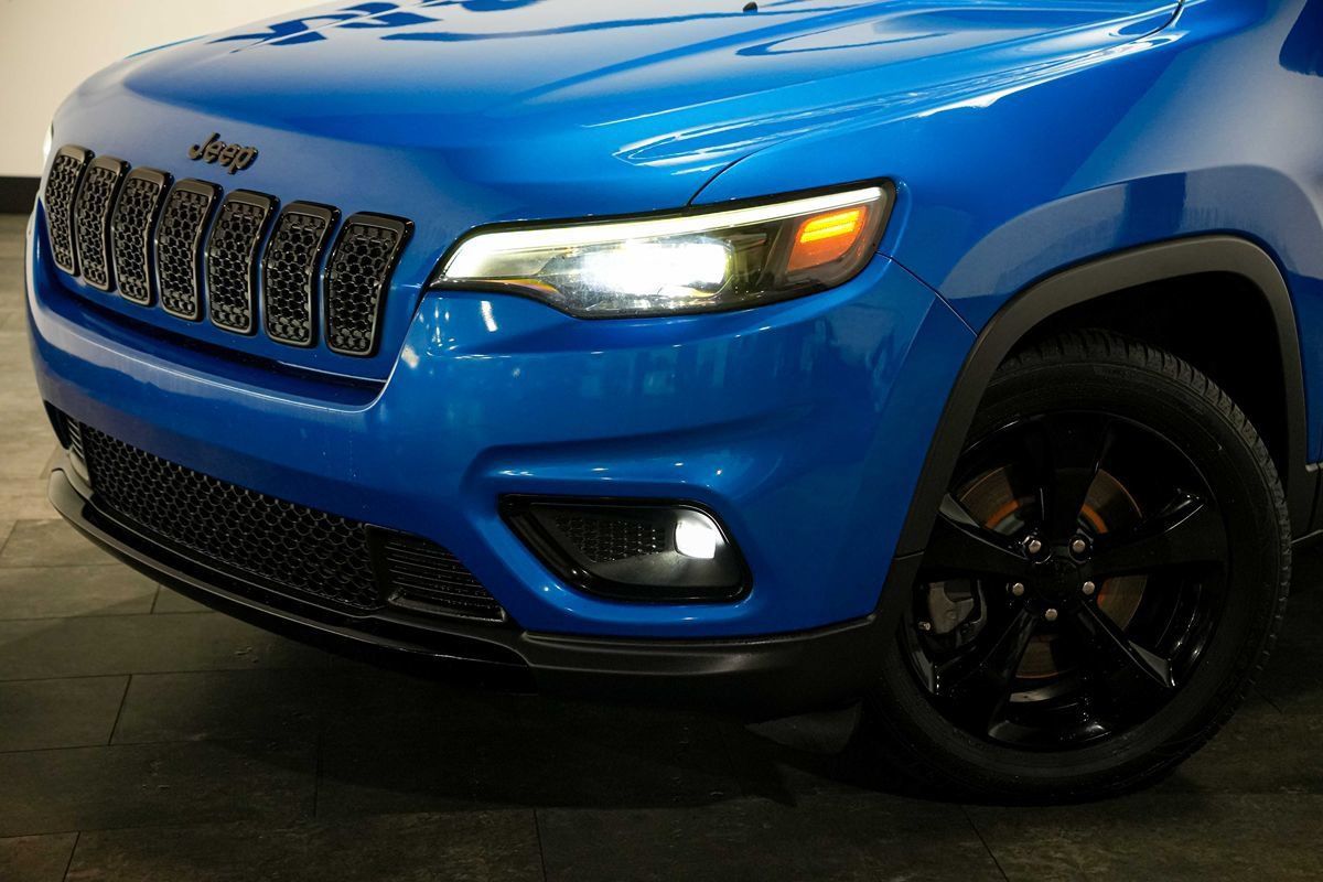 Used 2020 Jeep Cherokee Latitude Plus FWD image 10