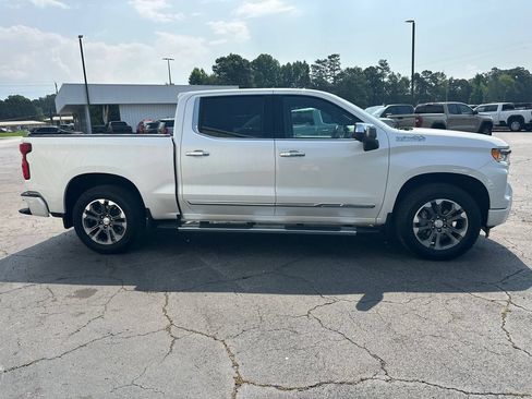 Used 2024 Chevrolet Silverado 1500 High Country w/ Technology Package AWD/4WD image 5