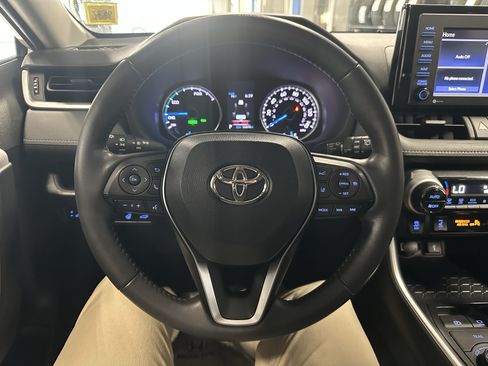 Used 2021 Toyota RAV4 XLE w/ Convenience Package AWD/4WD image 11