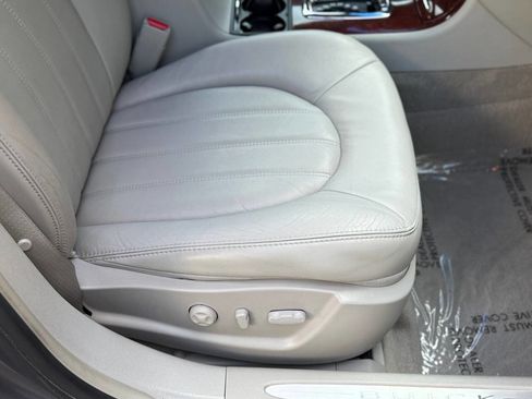 Used 2007 Buick Lucerne CXL w/ Luxury Package image 42