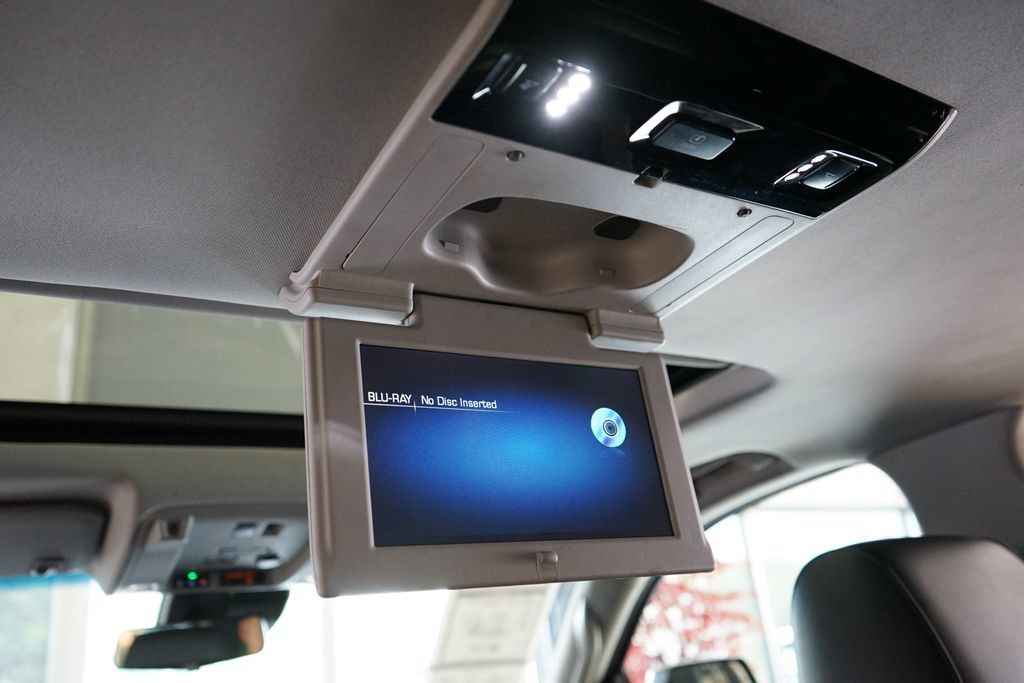 Used 2018 Cadillac Escalade Luxury AWD/4WD image 46