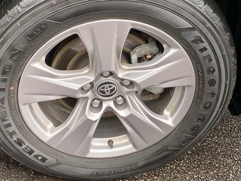 Used 2024 Toyota RAV4 XLE w/ Convenience Package image 29