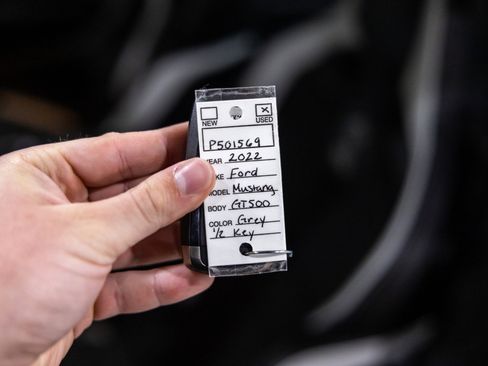 Used 2022 Ford Mustang Shelby GT500 w/ Carbon Fiber Track Pack RWD image 55