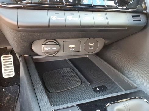 Used 2025 Hyundai Elantra Sport FWD image 23