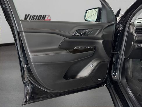 Used 2023 GMC Acadia AT4 image 26