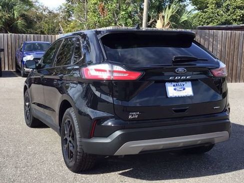 Certified 2022 Ford Edge SEL image 7