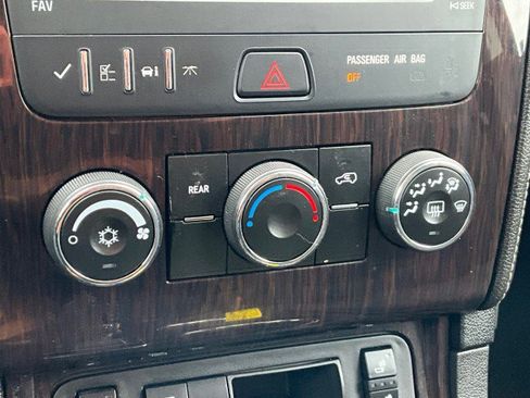 Used 2017 Chevrolet Traverse LT w/ Style and Technology Package image 20