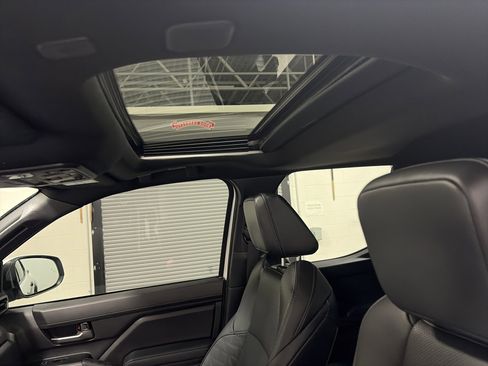 Used 2024 Toyota Tacoma TRD Off-Road w/ TRD Off Road Premium Package image 11