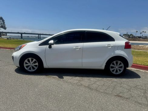 Used 2013 Kia Rio EX w/ Convenience Pkg FWD image 6