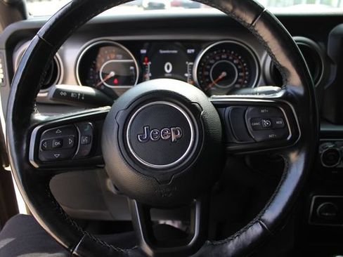 Used 2020 Jeep Gladiator Sport w/ Quick Order Package 24S AWD/4WD image 10