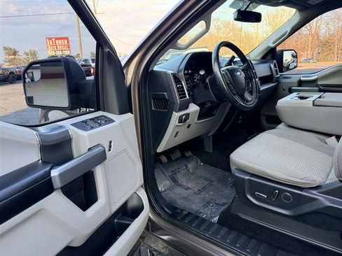 Used 2016 Ford F150 XLT w/ Equipment Group 302A Luxury AWD/4WD image 27