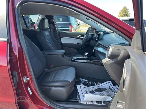 Used 2025 Chevrolet Trax LT image 22