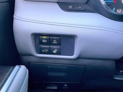 Used 2021 Toyota Highlander Limited image 34