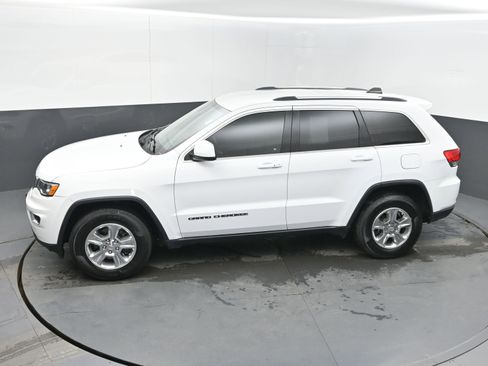 Used 2017 Jeep Grand Cherokee Laredo w/ Quick Order Package 2BE image 29
